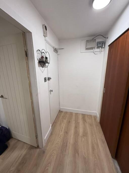 Modern 1 Bedroom - 5 Min Walk From Princess Street Eb1 Edinburg Exteriör bild